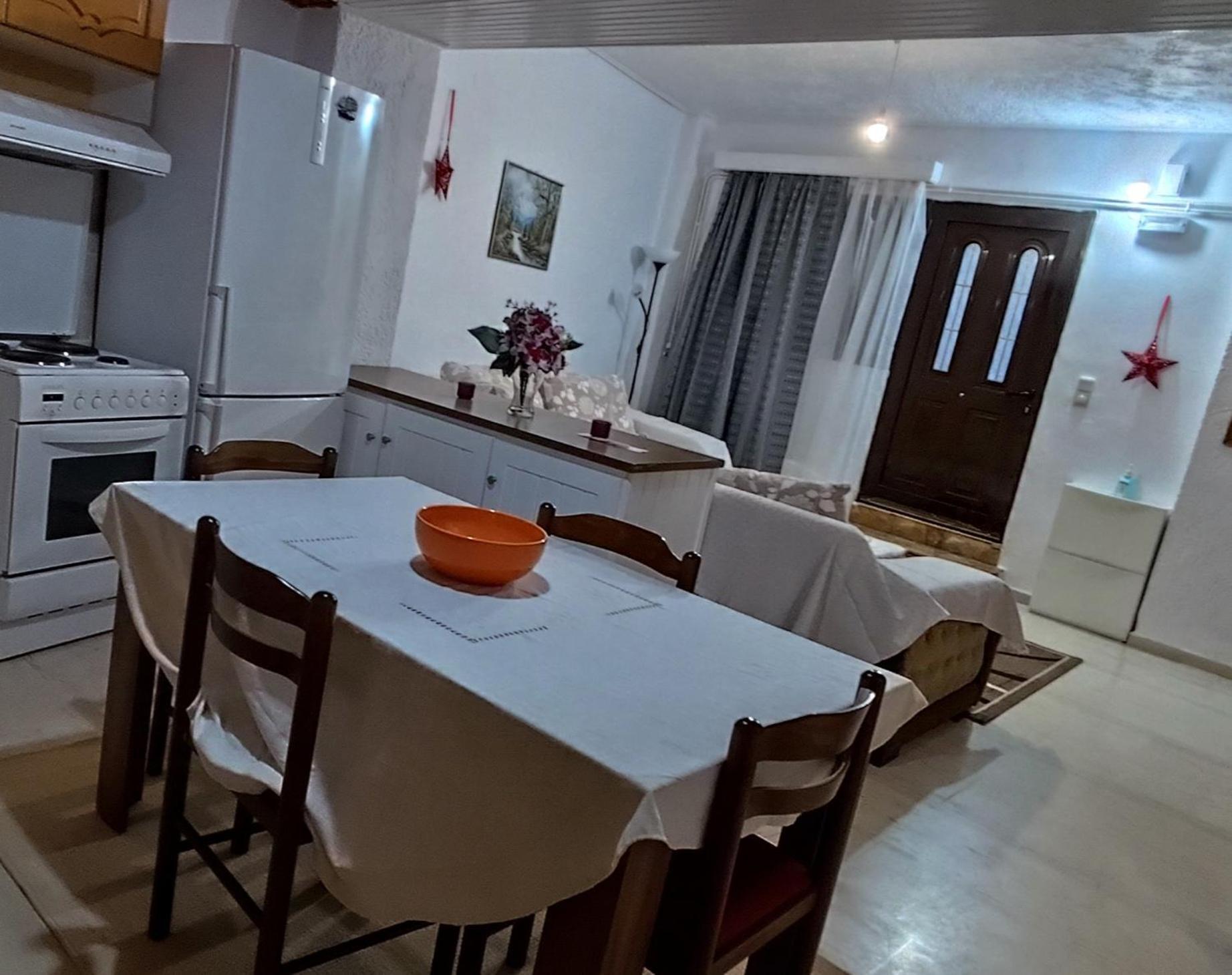Ευρύχωρο Και Άνετο Διαμέρισμα Στην Ιτέα Joanna'S Apartment Kirra Eksteriør bilde